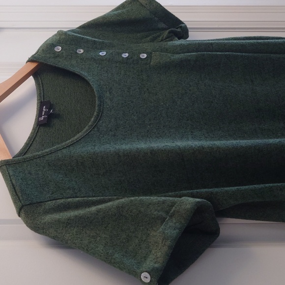 Women's top - Picture 3 of 5